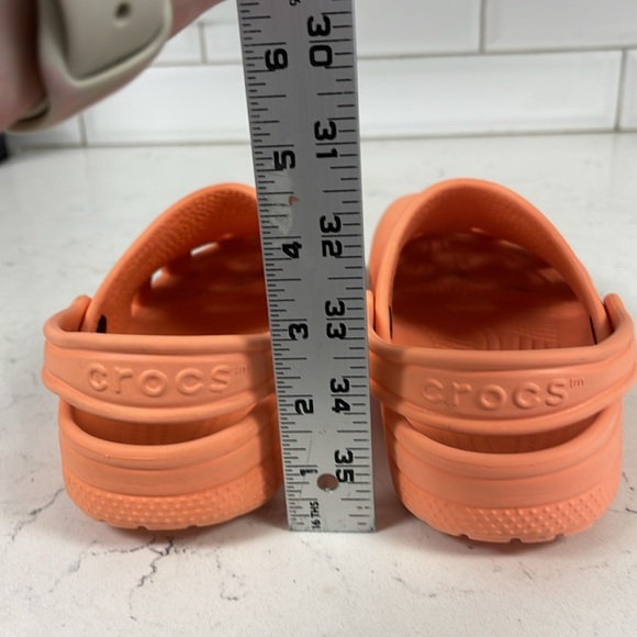 Crocs Classic Clog Size Junior 3, Peach - Orange - Coral - Picture 5 of 16